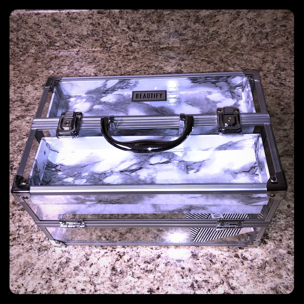 Large beautify clear acrylic train case